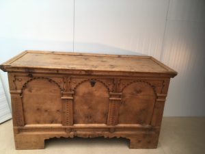 Unter Engadiner Arven Truhe original