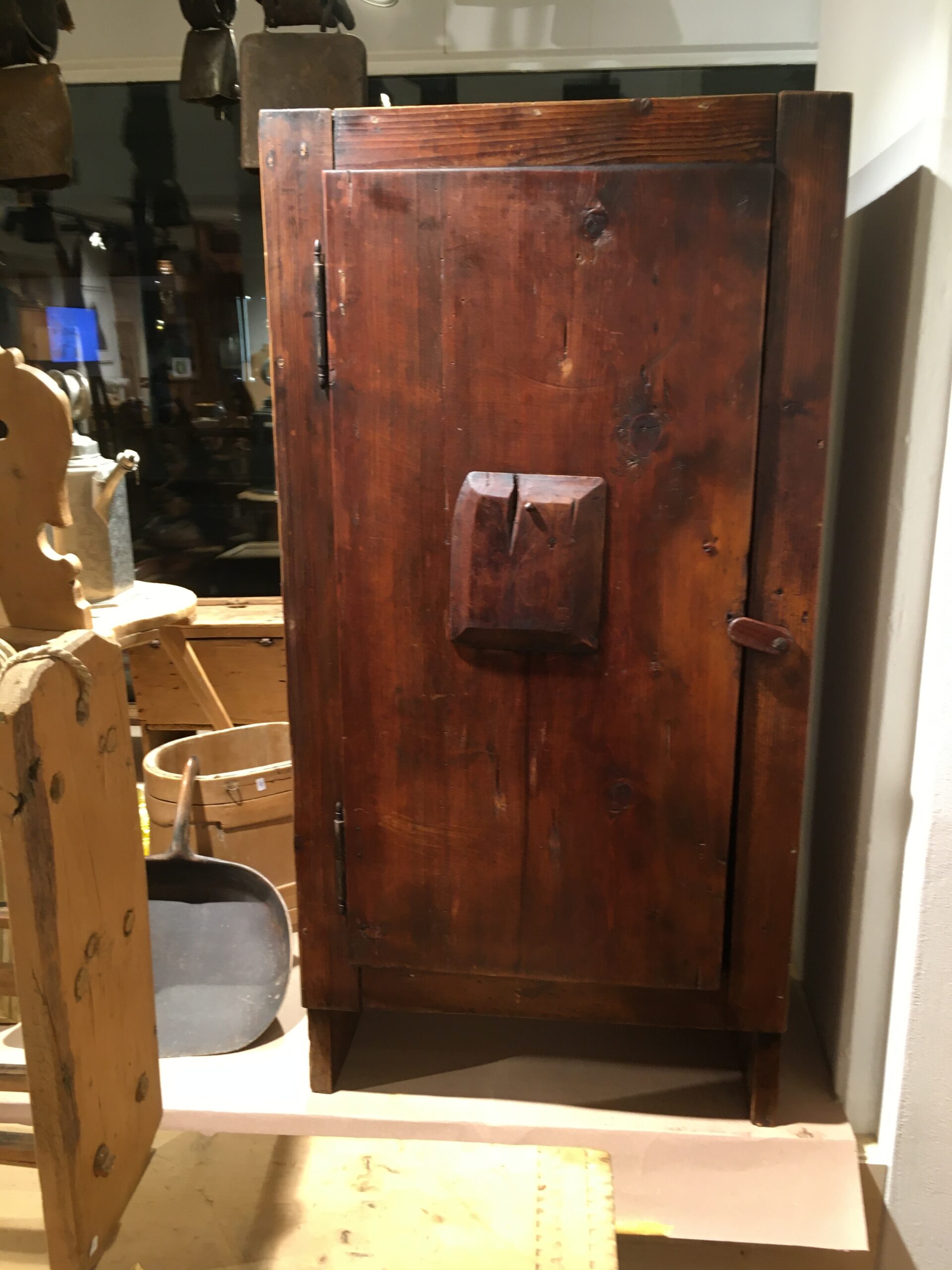c.a. 170 jähriger Schrank originale patina