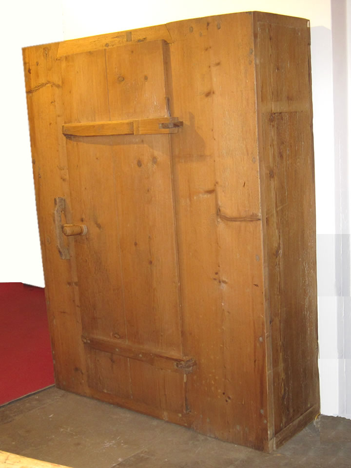 Rustika Schrank Heinzenberg ca. 18. Jahrhundert
